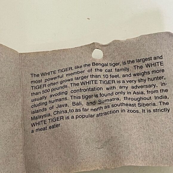 Vintage Gift Creations Cloisonné White Tiger Womens Mens Jacket Shirt Pin - Picture 4 of 5